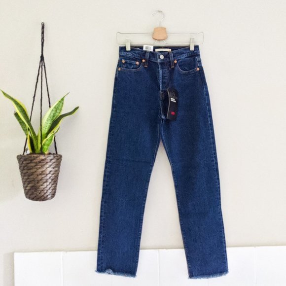 NWT Levi's Wedgie Straight Raw Hem Jeans Size 27 - Picture 3 of 8